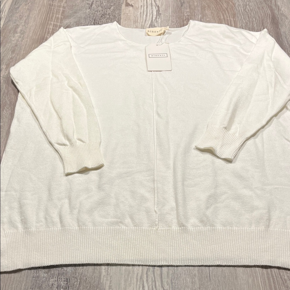 Ninexis Elegant Cream Crew Neck Sweater Size Small new with tag